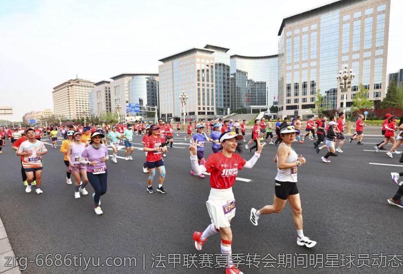法甲联赛夏季转会期间明星球员动态综述